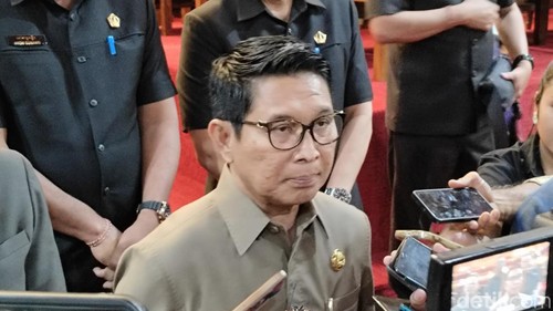 Bupati Badung I Wayan Adi Arnawa usai rapat paripurna di DPRD Badung, Senin (28/7/2025). (Foto: Agus Eka/detikBali)