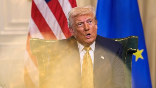 Presiden Donald Trump sepakat turunkan tarif Uni Eropa dari 30% Jadi 15%. Trump dan Von der Leyen umumkan langsung dari Skotlandia.