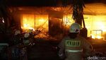 Detik-detik Api Membakar Pasar Taman Puring Jaksel