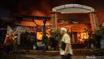Detik-detik Api Membakar Pasar Taman Puring Jaksel