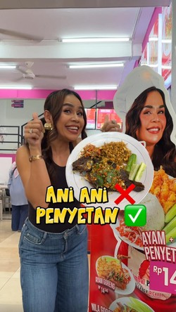 Video: Tersambar Pedasnya Ayam Bakar Sambal Teri Medan di Resto Melaney Ricardo