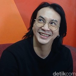 Dimaz Andrean Kasih Paham, Jangan Pandang Sebelah Mata Profesi DJ