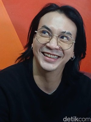 Dimaz Andrean Kasih Paham, Jangan Pandang Sebelah Mata Profesi DJ