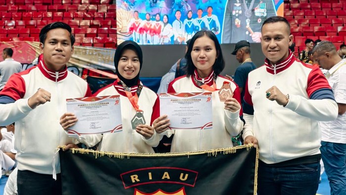 Dua polwan Polda Riau meraih medali dalam Kejuaraan Taekwondo Kapolri Cup 2025 di Semarang, Jawa Tengah.