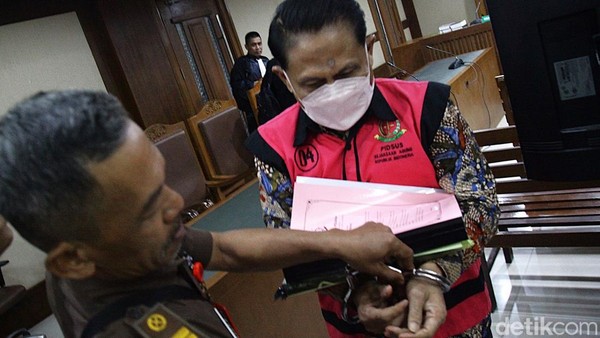 Eks Ketua PN Surabaya Dituntut 7 Tahun Penjara