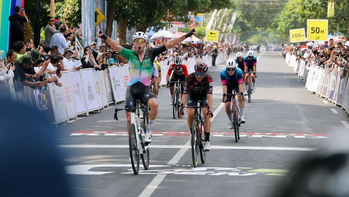Etape Pertama Tour de Banyuwangi Ijen 2025.