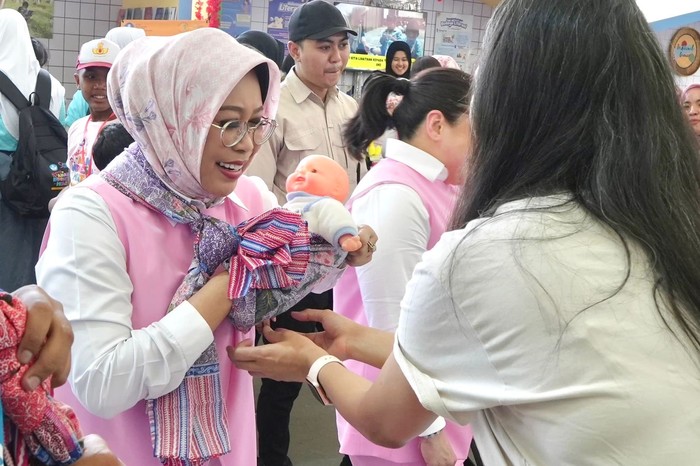 Ratusan anak dari berbagai jenjang pendidikan meramaikan Festival Anak Indonesia Hebat 2025 di Gedung Sasono Utomo, Taman Mini Indonesia Indah (TMII),