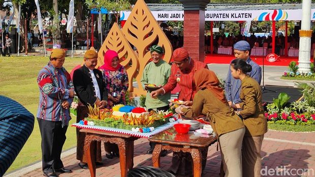 Gelaran upacara Hari Jadi Klaten ke-221 di Alun-alun Klaten