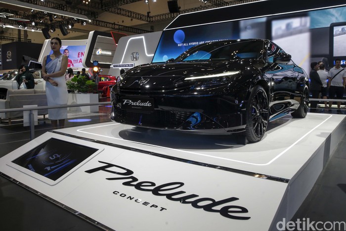 Honda Prelude kembali diperkenalkan di GIIAS 2025 sebagai mobil sport konsep e:HEV. Model legendaris ini terakhir muncul pada 2001 silam.