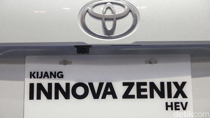 Ilustrasi Kijang Innova Zenix