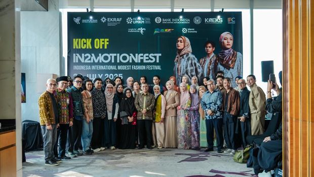 Indonesia International Modest Fashion Festival (IN2MOTIONFEST) pada 8-12 Oktober 2025 di JIEXPO Convention Centre & Theatre, Jakarta. Dengan mengangkat tema One Vision, One Movement: Advancing Indonesia Modest Fashion Through Synergy & Collaboration.