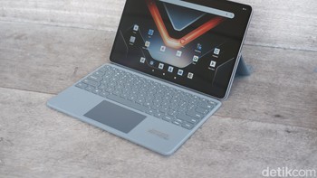 Case keyboard dilengkapi trackpad untuk navigasi. Foto: Adi Fida Rahman/detikINET