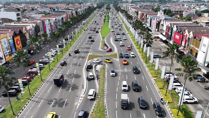 Jalan tembus baru yang menghubungkan Gading Serpong dengan BSD City.