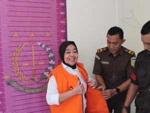 Sukabumi Sepekan: Senyum Bu Kades Usai Jual Posyandu