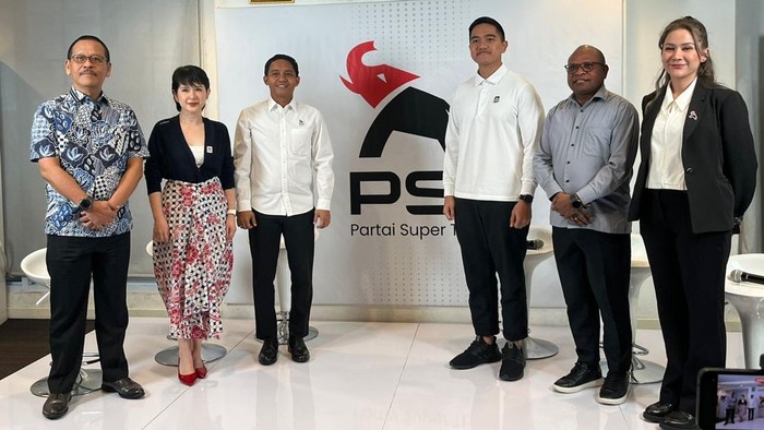 Ketum PSI Kaesang Pangarep mengumumkan nama Sekjen PSI dan Bendum PSI periode 2025-2030. Kaesang mengatakan Raja Juli Antoni menjabat sebagai Sekjen PSI dan Fenty Noverita Indrawaty menjadi Bendum PSI.