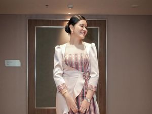 Gaya Kahiyang Ayu Padu Padan Wastra Nusantara Dengan Heels Rp 27 Juta