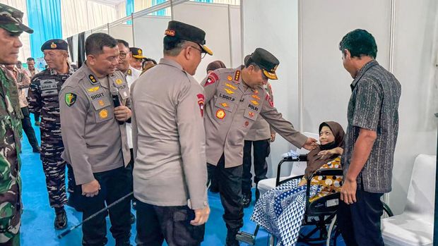 Kapolri hadiri bakti kesehatan dan pembagian bansos di Polda Lampung (dok.Polri)