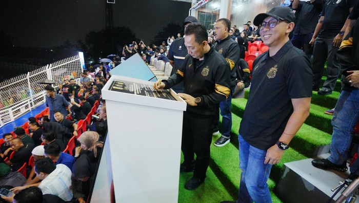 Kapolri Jenderal Listyo Sigit Prabowo meresmikan stadion homebase dan meluncurkan Tim Bhayangkara Presisi Lampung FC