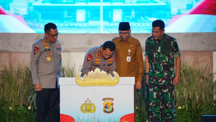 Kapolri resmikan gedung baru Polda Lampung (dok.Polri)