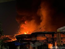 Video: Kondisi Terkini Kebakaran Pasar Taman Puring Jaksel