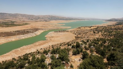Kekeringan Parah Kuras Waduk Terbesar Lebanon
