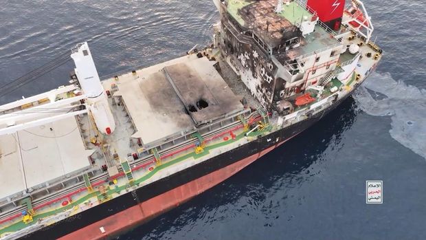 Kelompok teroris Houthi yang didukung Iran di Yaman telah merilis rekaman serangan mereka terhadap kapal kargo berbendera Liberia dan milik Yunani, M/V Eternity C, yang tenggelam hari ini di Laut Merah Selatan. (Dok. MMY.YE via X/@sentdefender)