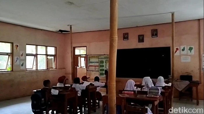 Kondi kerusakan ruang kelas di SDN Ciawi 5, Kecamatan Karangnunggal, Kabupaten Tasikmalaya