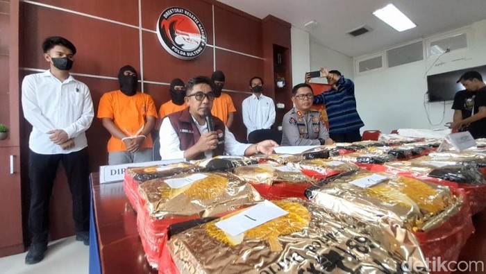 Konferensi pers Polda Sulteng soal penangkapan kasus sabu 30 Kg di Tolitoli.
