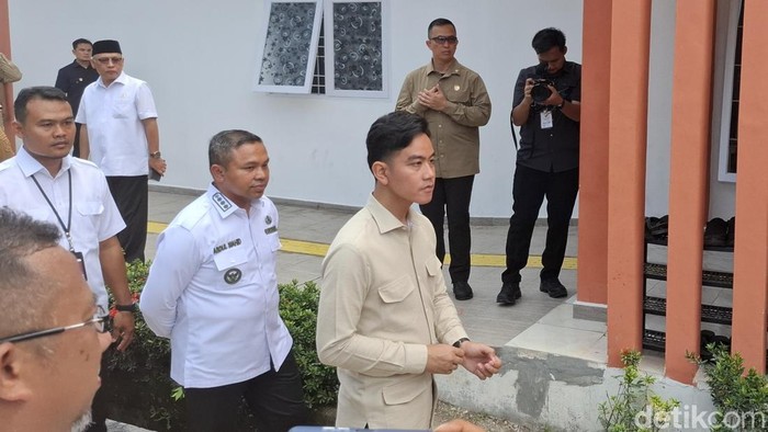 Kunjungan Wapres RI Gibran Rakabuming Raka ke Sekolah Rakyat di Pekanbaru, Riau. (Raja Adil Siregar/detikSumut)