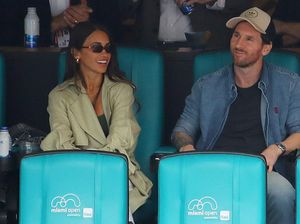 Kena Deh! Giliran Messi dan Istri yang Keciduk di Konser Coldplay
