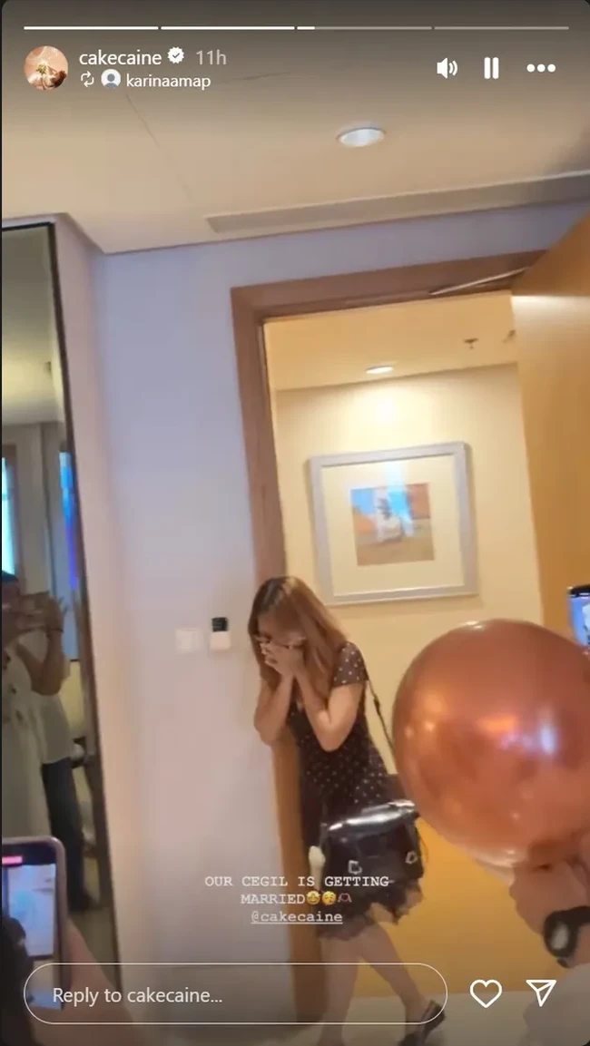 Nadin Amizah sebentar lagi akan menikah dengan Faishal Tanjung. Jelang pernikahannya, Nadin mendapat kejutan acara bridal shower dari para sahabat. Foto: Instagram/@cakecaine