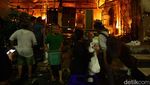 Pedagang Pasar Taman Puring Berjibaku Selamatkan Barang Dagangan