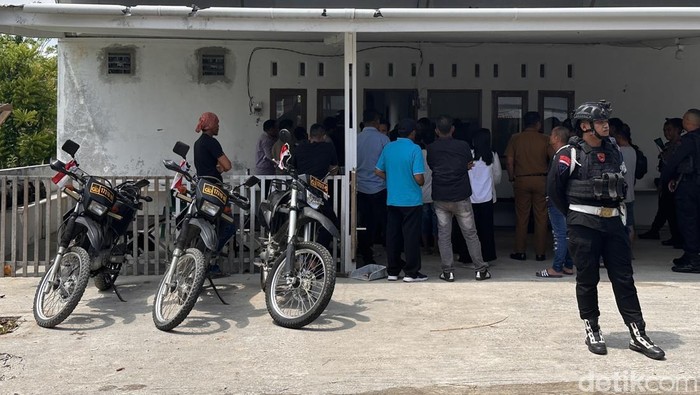 Pembubaran rumah doa di Padang