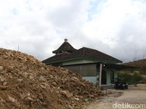 Lahan Tuntas, Masjid At-Taubah di Tengah Tol Jogja-Solo Mulai Dipindah