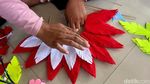 Jelang HUT RI Perajin Bando Merah Putih di Mojokerto Banjir Pesanan