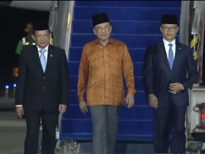 Tiba di Jakarta, PM Anwar Ibrahim Bertemu Prabowo di Istana Besok