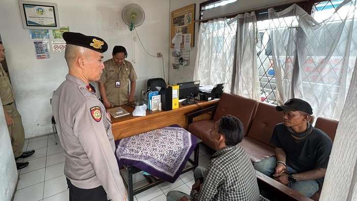 Polresta Bogor Kota mengamankan dua anak punk di Simpang Mawar karena meresahkan warga. (Dok polisi)