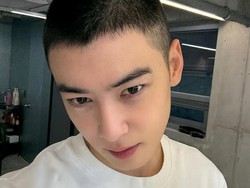 Cha Eun Woo Mulai Wajib Militer, Penampilannya Bikin Ibu-ibu Salah Fokus Cha Eun Woo Mulai Wajib Militer, Penampilannya Bikin Ibu-ibu Salah Fokus