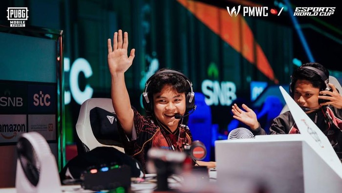 Group stage PUBG Mobile World Cup (PMWC) 2025 telah selesai. Dari total 24 tim yang berpartisipasi, delapan di antaranya dinyatakan lolos ke grand final dan sisanya harus berjuang terlebih dahulu di survival stage. Salah satu tim yang lolos berasal dari Indonesia, yakni Alter Ego Ares.