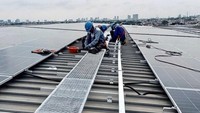 Di beberapa tempat, kapasitas sistem tenaga surya terus dikembangkan untuk menjawab tantangan konsumsi energi yang semakin tinggi.  