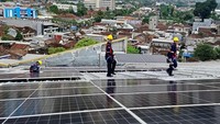 Langkah ini mencerminkan upaya menjaga lingkungan melalui pengurangan emisi dan penerapan teknologi berkelanjutan dalam keseharian.  