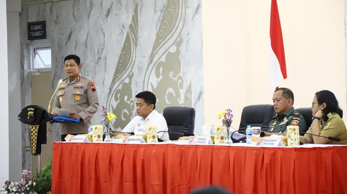 Rapat koordinasi lintas sektoral untuk menanggulangi potensi konflik sosial di Gedung Borobudur Mapolda Jateng, Selasa (28/7/2025).