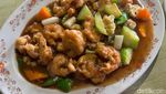 Cicip Fuyunghai dan Udang Kuluyuk Buatan Mantan Chef Hotel Bersejarah