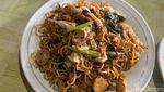 Cicip Fuyunghai dan Udang Kuluyuk Buatan Mantan Chef Hotel Bersejarah
