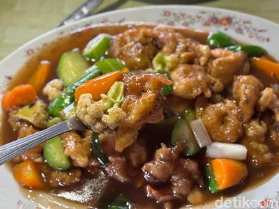 Cicip Fuyunghai dan Udang Kuluyuk Buatan Mantan Chef Hotel Bersejarah
