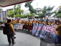 Mahasiswa Unsoed Kembali Demo Dugaan Kekerasan Seksual Gubes, Ini Tuntutannya