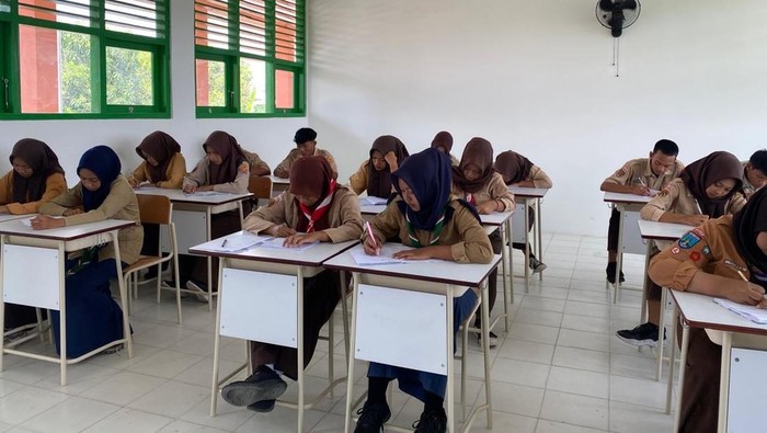 Belum genap 10 hari berdiri, Sekolah Rakyat Menengah Atas 18 Blora, Jawa Tengah telah menorehkan prestasi.