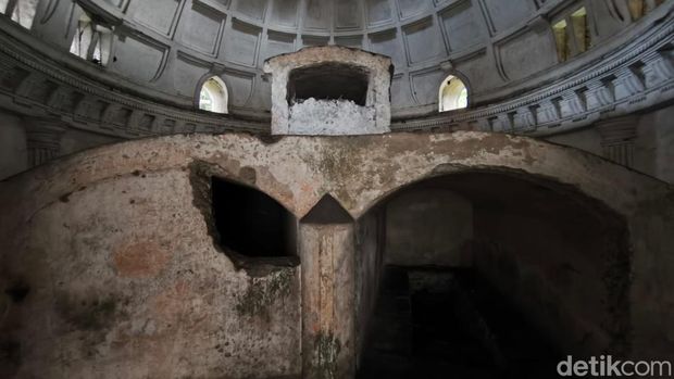 Situs Makam Van Beek Cigugur Kuningan