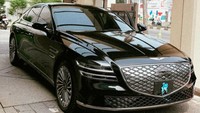 Seketika pulang ke Jakarta, mobil tersebut sudah ada di garasi rumahnya. Mobil listrik mewah Genesis Electrified G80 Long Wheelbase. Mobil tersebut memiliki harga hingga Rp 1 miliar lebih. Foto: dok instagram @thariqhalilintar