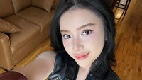 Tiara Andini selfie sebelum berangkat menonton konser. blackpink again and again! tulisnya dilihat pada Senin (28/7/2025). Foto: dok. Instagram @tiaraandini